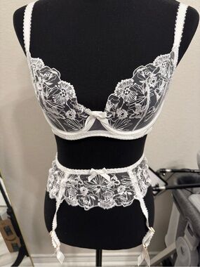 3 piece lace set NWOT